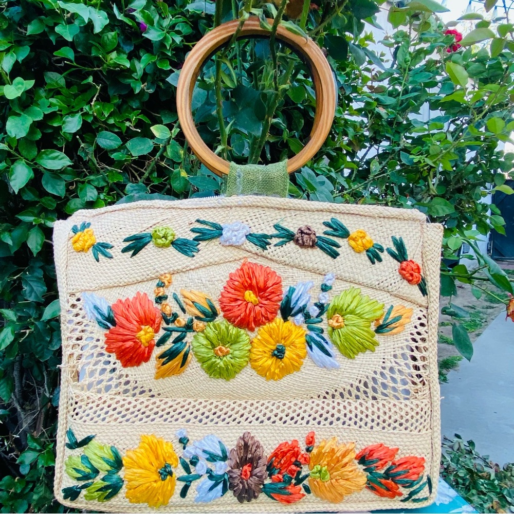 Straw floral bag